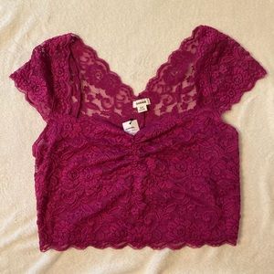 Garage lace crop top with cap sleeve